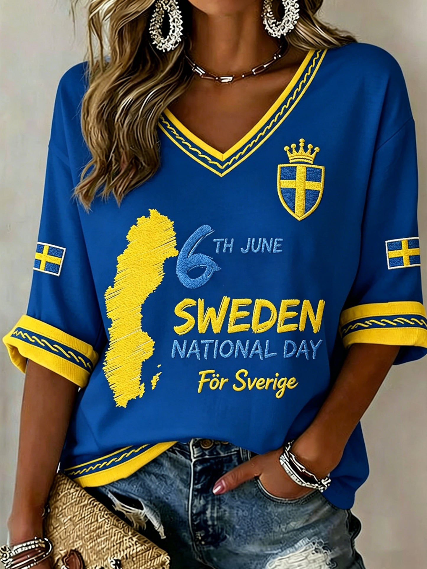 Women's V-Neck Top With National Day-Themed Color-Block Embroidery And Print