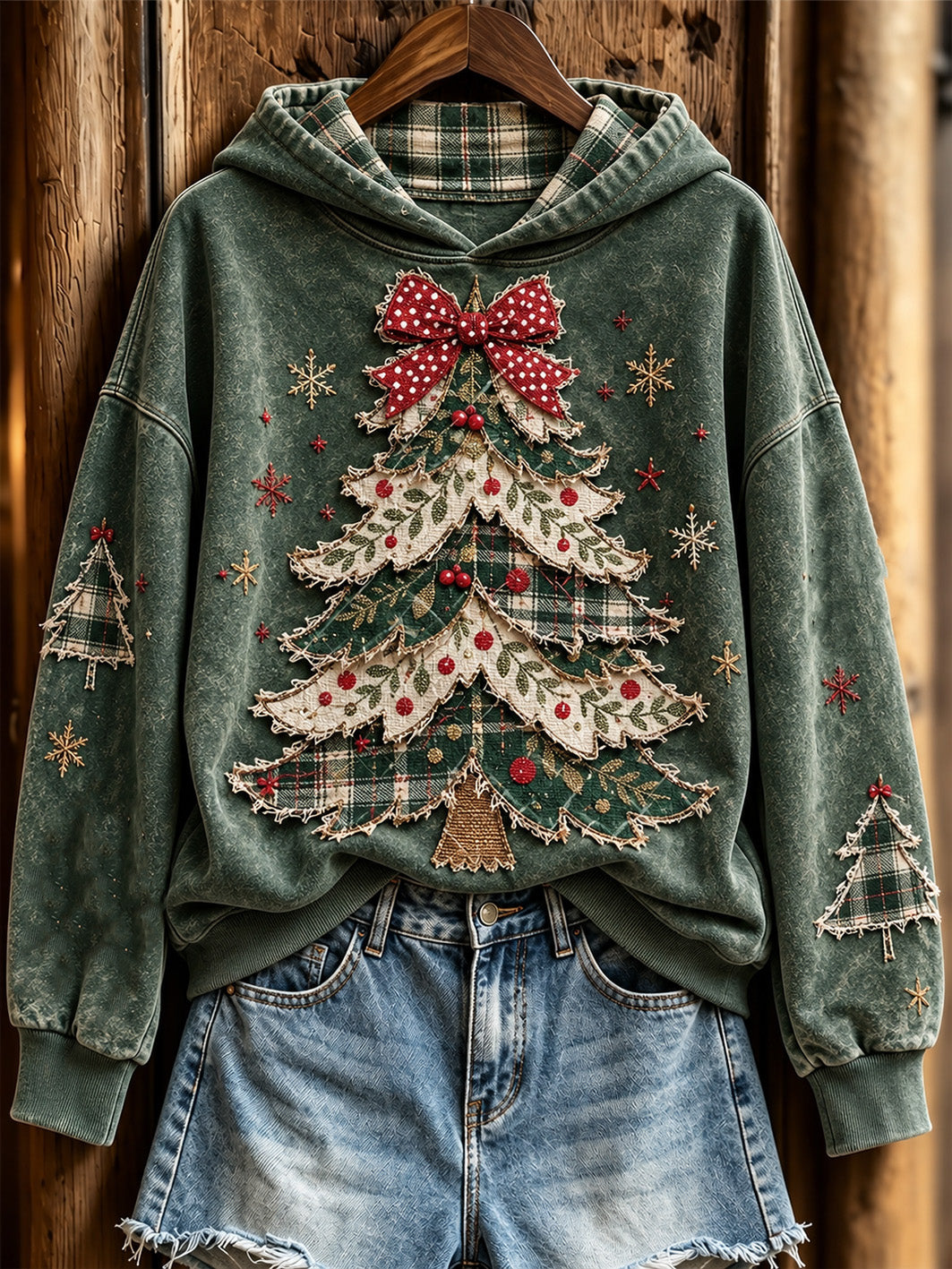 Women's Artistic Collage Christmas Tree Pattern Design Casual Hoodie